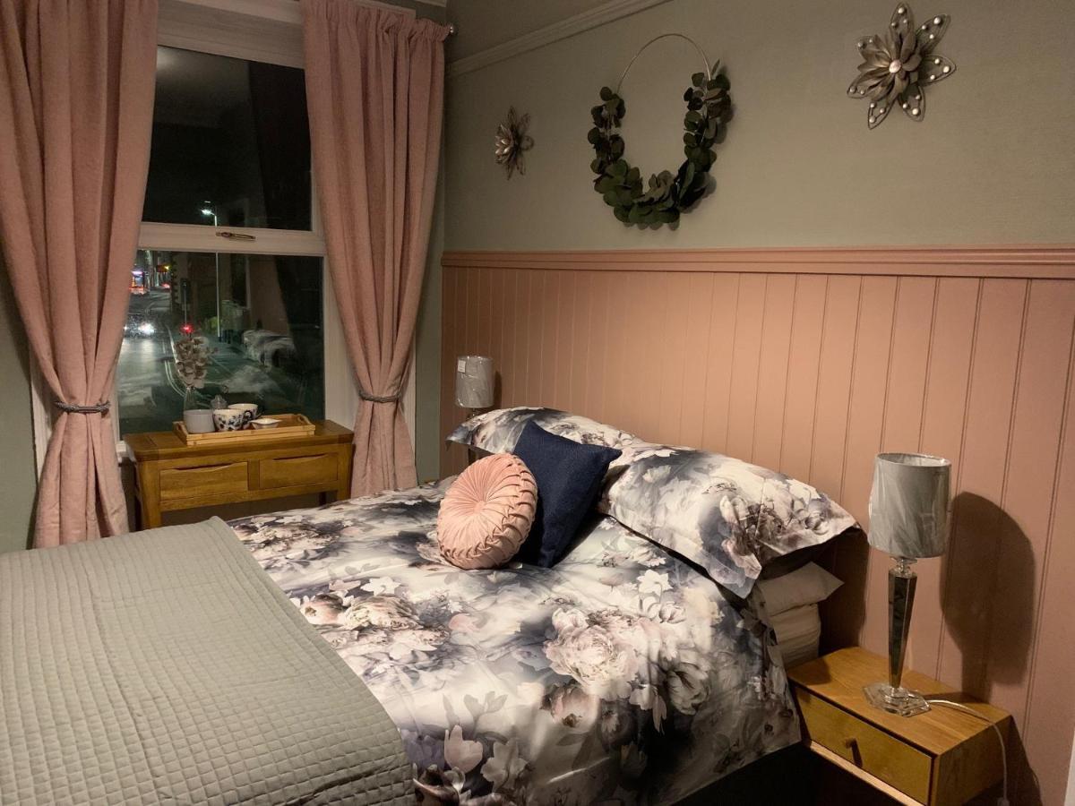 Cornerhouse Guesthouse ペンリス エクステリア 写真