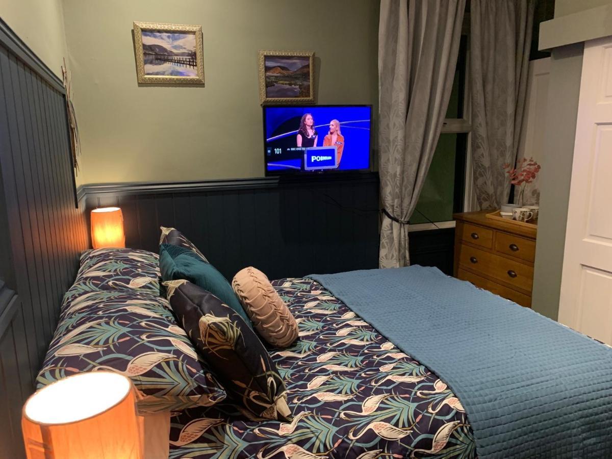 Cornerhouse Guesthouse ペンリス エクステリア 写真